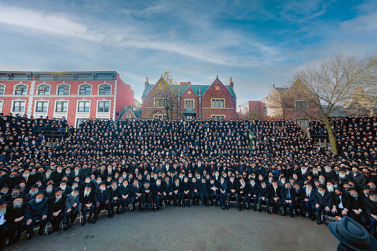 Kinus Hashluchim group photo
